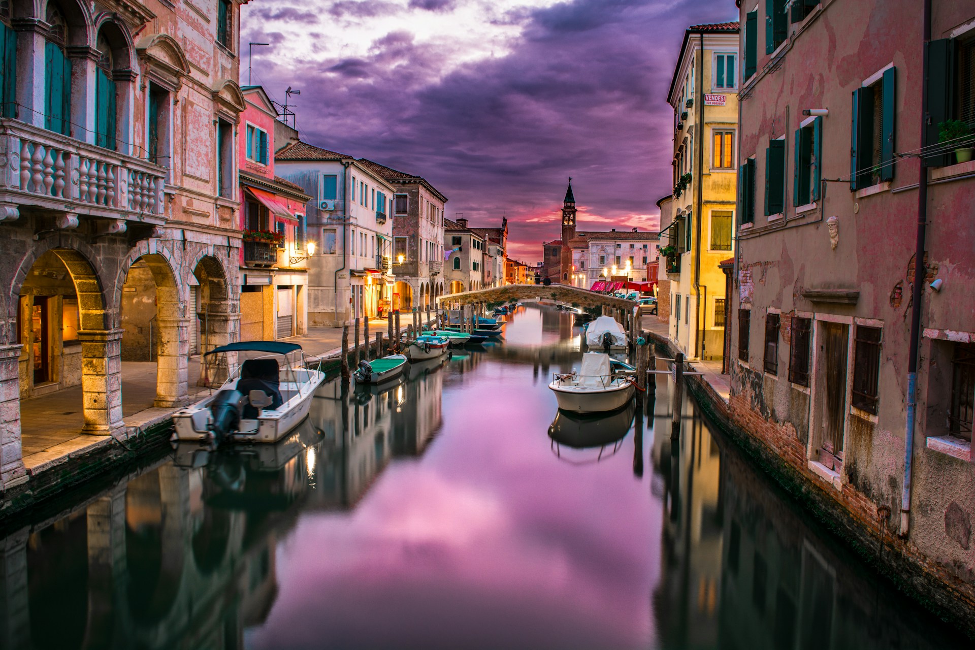 Italien (IT) Italien (IT)