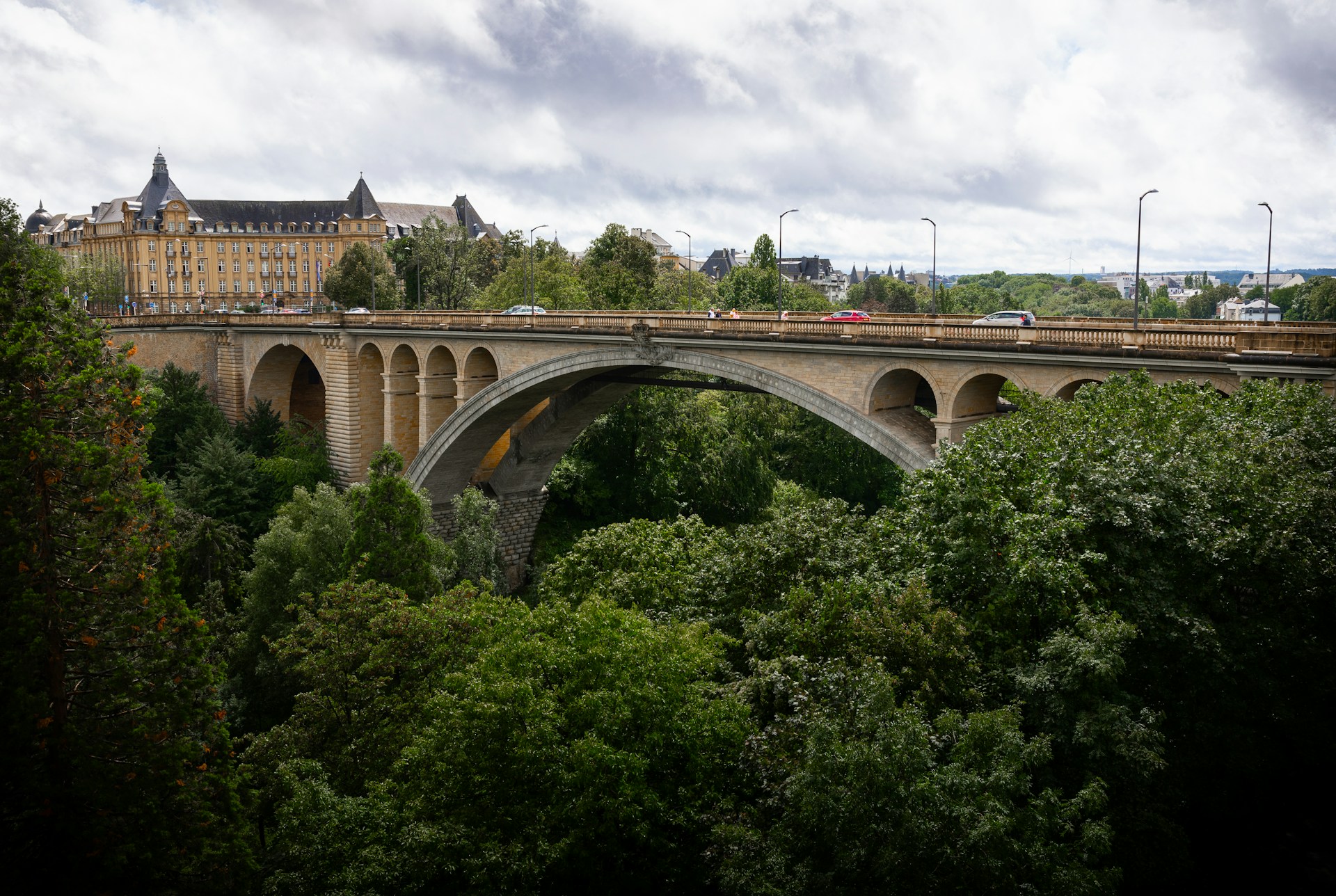 Luxembourg (LU) Luxembourg (LU)